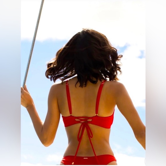 NEW! Kenny Flowers Watercolors THE CALI Underwire Bikini Top Red SZ L, XL - Picture 5 of 13